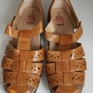 Scandals size 9
Ships fast